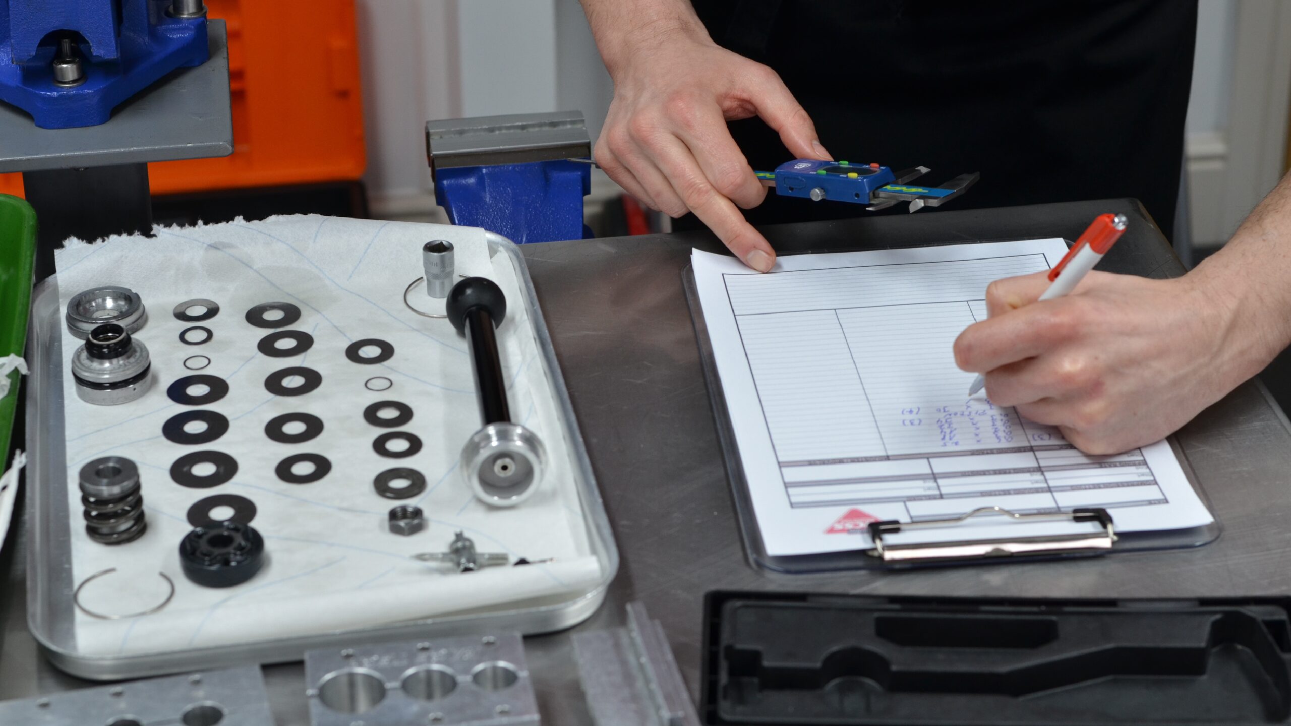 Shock servicing - Image 3