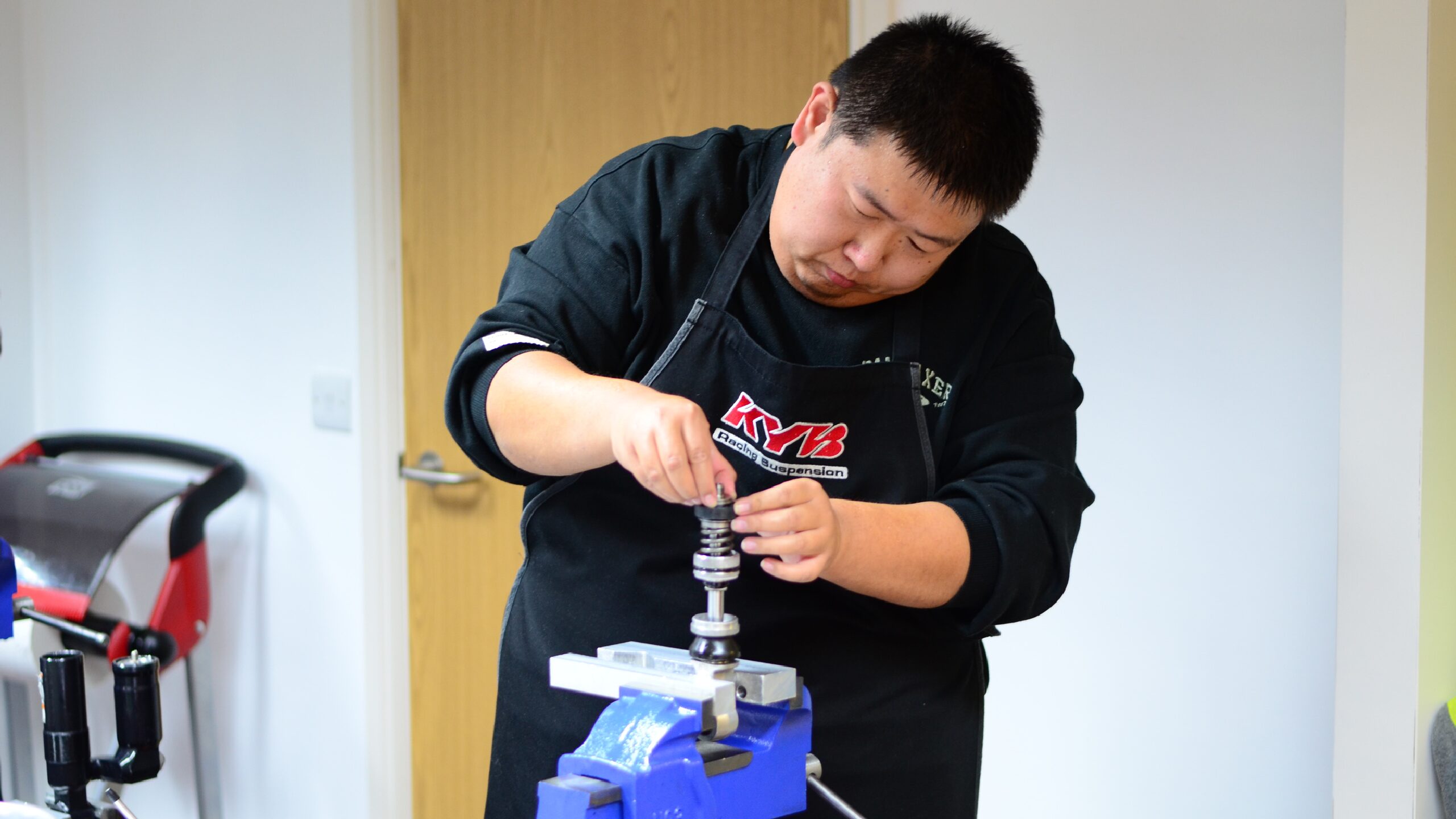 Shock servicing - Image 5
